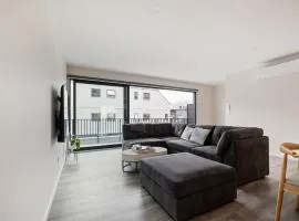 CBD Comfort 3BR with garage - Walk Everywhere