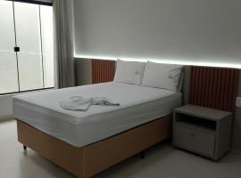 Rosmarry Hotel, hotel com estacionamento em Colinas do Tocantins