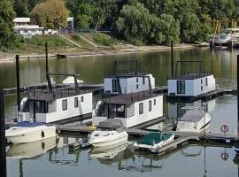 Prestige Yacht Resort Budapest