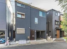 7 min walk from JR Yamanote Line Uguisudani Spacious 4-Bedroom House near Ueno & Asakusa With Parking