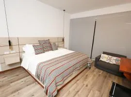 Executive King Suite with Balcony - Casa Pardo 3-3
