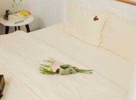 Rustic Homestay Bình Dương, guest house in Phú Lợi