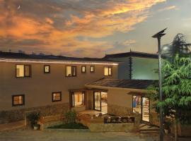 Zemulong Inn - Shangri-La, Dukezong Ancient Town, Moonlight Plaza, hotel in Shangri-La