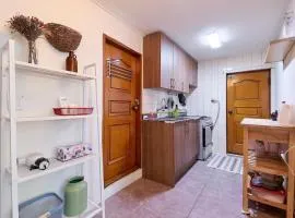 Bright, Airy Itaewon Rooftop, 10 min to Myeongdong