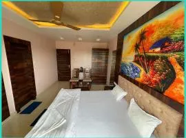 HOTEL RR INN - Near Sea Beach - Shree Jagarnath Temple - Restaurant & Lift Facilities - Fully Air Conditioning & Wi-Fi Facilities - WITH LUXUARY BALCONY ROOM - In Prime Location In PURI