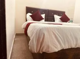 Hotel Krishna Residency - Top Rated !! Most Awarded !! Lift !! Family Friendly !! Budget Friendly