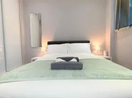 BRAND NEW - For 1-4, Direct Infront of Heathrow Airport, 15min Windsor Castle