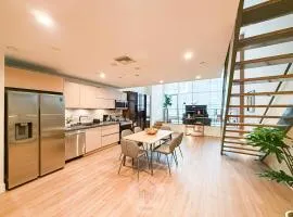 Luxury Loft Living 1BR in Trendy Complex -113-GL