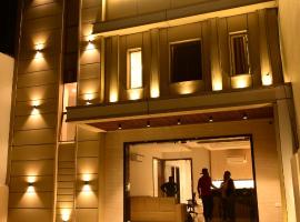 Hotel Golden Palace Ayodhya, accessible hotel in Ayodhya