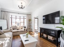 Matahari Apartments and Villas, hotel em Upper Hutt