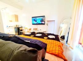 Cozy Stay in Quezon City Near, Bars, Cafe, Restaurants, hôtel à Manille