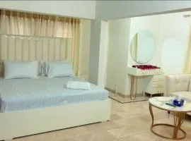 Hotel Moon River