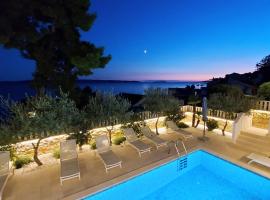 Luxury Beachfront Villa Carlisa