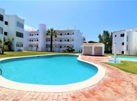 Cosy studio apartment in Vilamoura with AC and Pool!