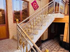 Guesthouse Anora 3, Three minutes walk from Registan Square, The very Center of Samarkand, Hotel in Samarkand