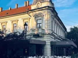 Hotel Grand Hedonist