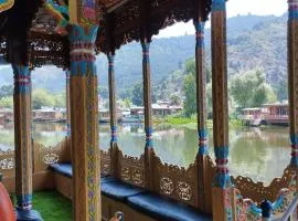 Lake Raj mahal