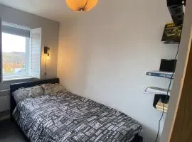 Cosy room near all amenities with free parking and WiFi