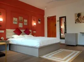 Red Palms by Boho, Forest facing with Kitchen & Pool
