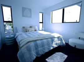 Christchurch Riccarton Brandnew Townhouse - Near Westfield Mall - Free Parking & Kitchen