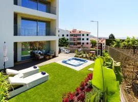 Star Lit Jacuzzi Apartment