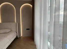 Сучасна квартира з двома спальнями в центрі Черкас! Неймовірний вид на Дніпро!