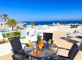 Stunning Sunrise & Sunset Rooftop Condo by BeCherish