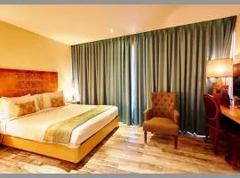 HOTEL - The Elite & Comfort LXV INN - Near Shree Kashi Vishwanath Temple - Free Wi-Fi & Fully Air Conditioning Hotel In Prime Location With LUXUARY ROOMS