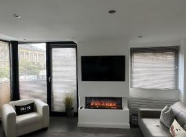 LUXURY Apartment Belfast City Centre overlooking Custom House Sqaure