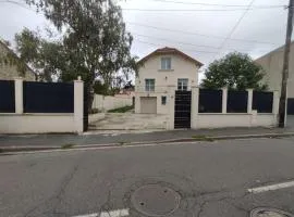 Villiers House