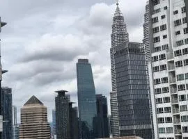 Summer Suites KLCC by CozyNest