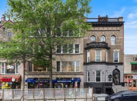 1734 Comfort Stay, 2 Bedrooms, 2 Bath with Kitchen & Wi-Fi，位于华盛顿的酒店