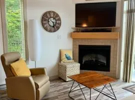 Sooke Harbour Hideaway - Luxurious Vacation Rental