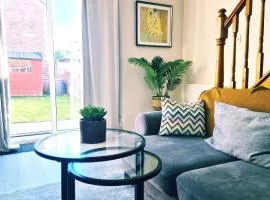Park on Doorstep, Families and Contractors Friendly, Near Parkway Station