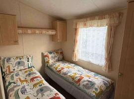 Sand Le Mere Caravan, hotel in Tunstall