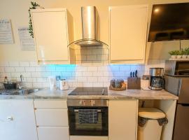 Studio with additional sofa bed - Eastbourne, Hotel in Eastbourne