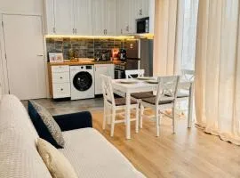 Charming, Sunny & Brand new flat