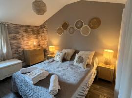 Lalyne- Maison de charme à Trouville sur mer, hotel v destinaci Trouville-sur-Mer