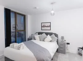 2 Bed Apartment, in the heart of Manchester City Centre! 7 mins walk from Piccadilly Station!