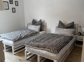 Ferien und Monteurwohnung mit Garage im Gäu, hotel in Gäufelden