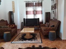 Afonta's Greenhouse Retreat - A Four Bedroom Bungalow Per Night For The Price Shown, bungalov v destinaci Daranka