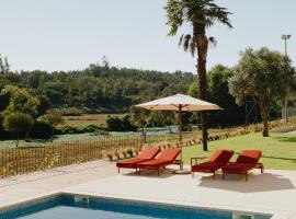 Casa do Ave Riverside Suite، فندق في فيلا دو كوندي