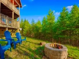 Little Cub Cabin I Spacious Exquisite View 3 King Hot Tub & BBQ