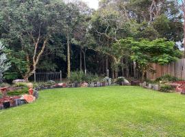 Cinnamon Beach House, hotel in Coolum Beach