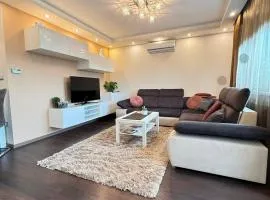 Local-Lux Apartman 3 szoba, privát parkoló