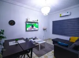 East Legon Luxury Stay - AC, Wifi, Netflix