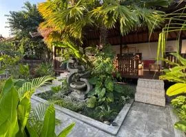 Puri Sari Villas, Restaurant and Bar