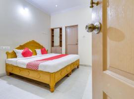 Hotel O K7 Lodge, khách sạn ở Vādippatti