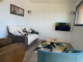 Spacious house with stunning views Puy-Sanières