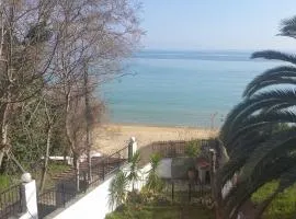 Maisonette 25m from the sea